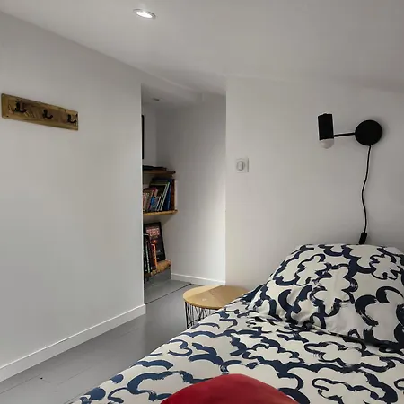 Autour Du Puits Bed & Breakfast 3*