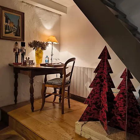 Autour Du Puits Bed & Breakfast Varzay