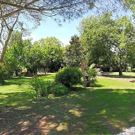 Autour Du Puits Bed & Breakfast 3*